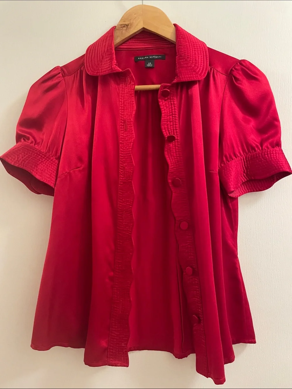 Banana Republic Red Short Puff-Sleeve Button Blouse